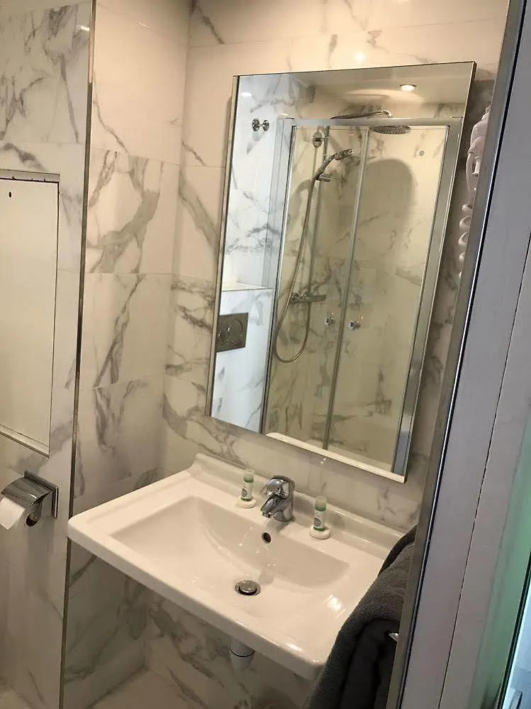 Grand Nouvel Opera Hotel 3*